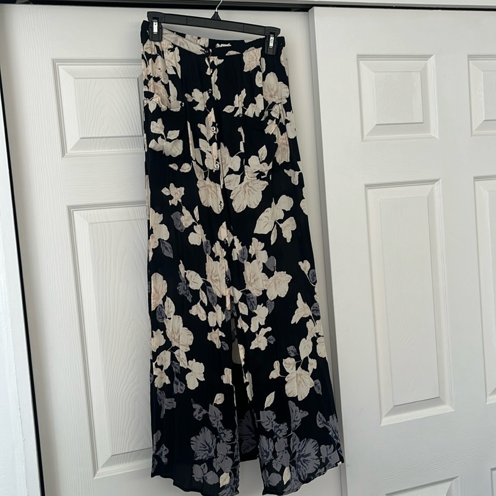 SKIRT WITH POCKETS